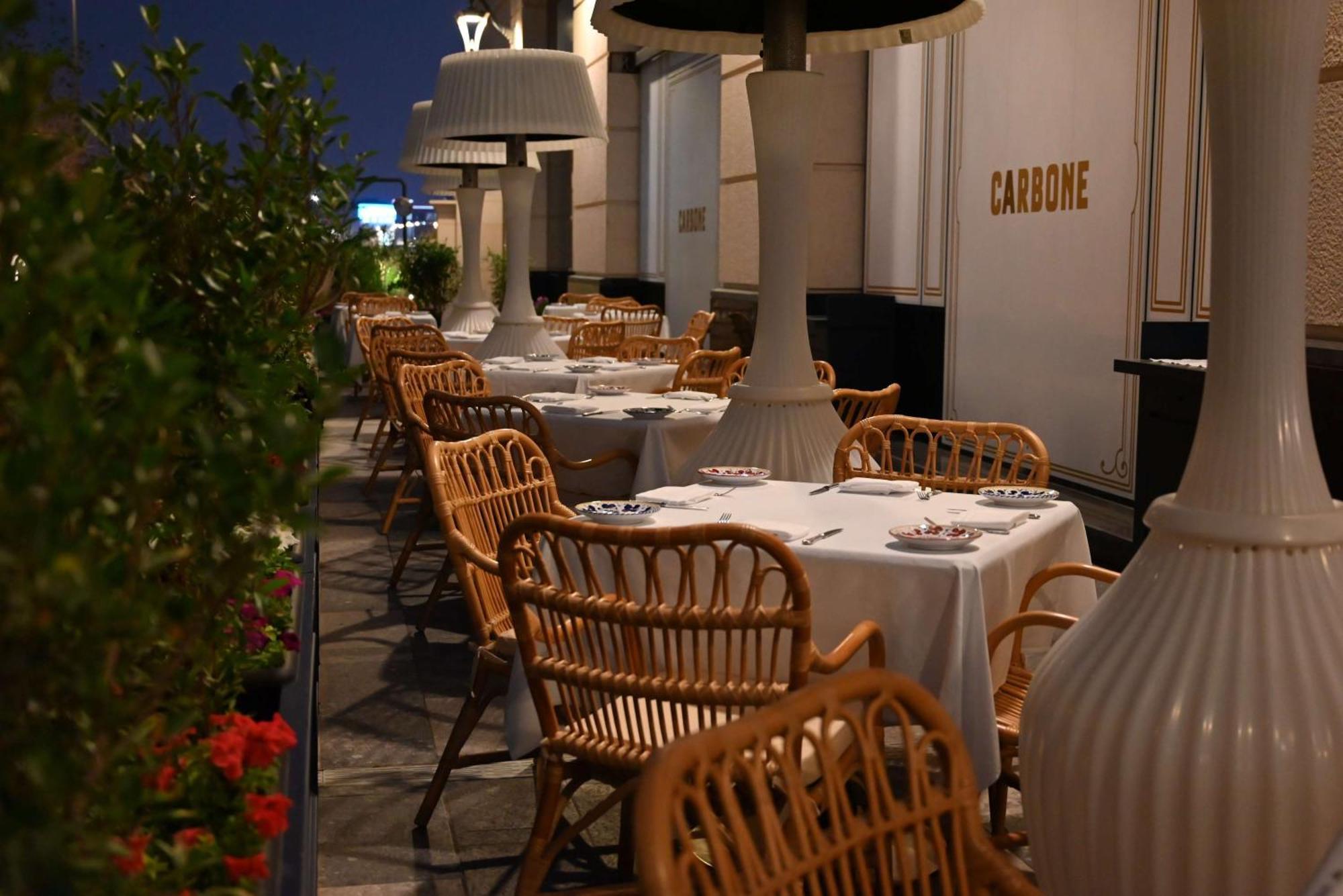 Mansard Riyadh, A Radisson Collection Hotel Екстериор снимка The restaurant's terrace