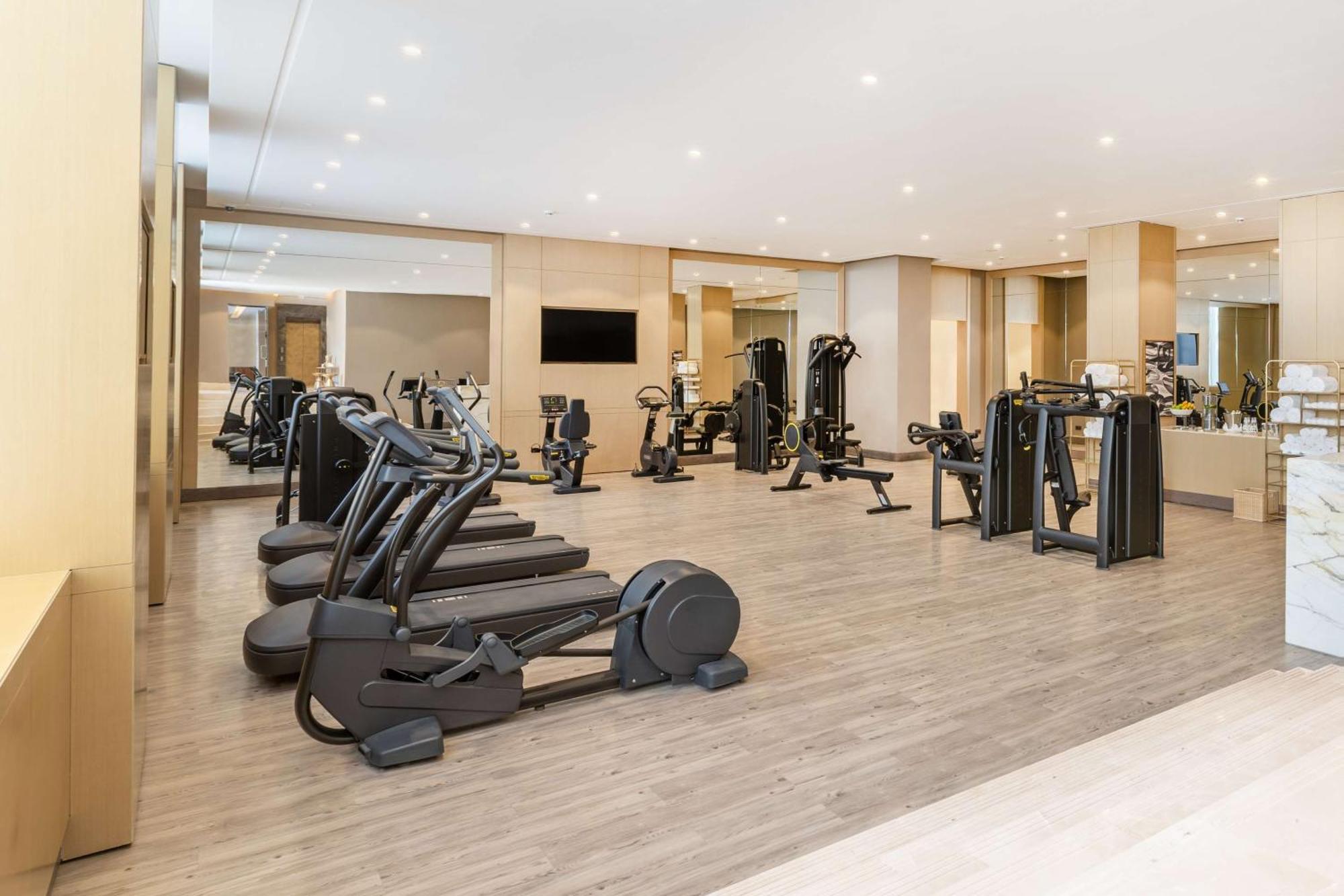 Mansard Riyadh, A Radisson Collection Hotel Екстериор снимка The gym at the hotel