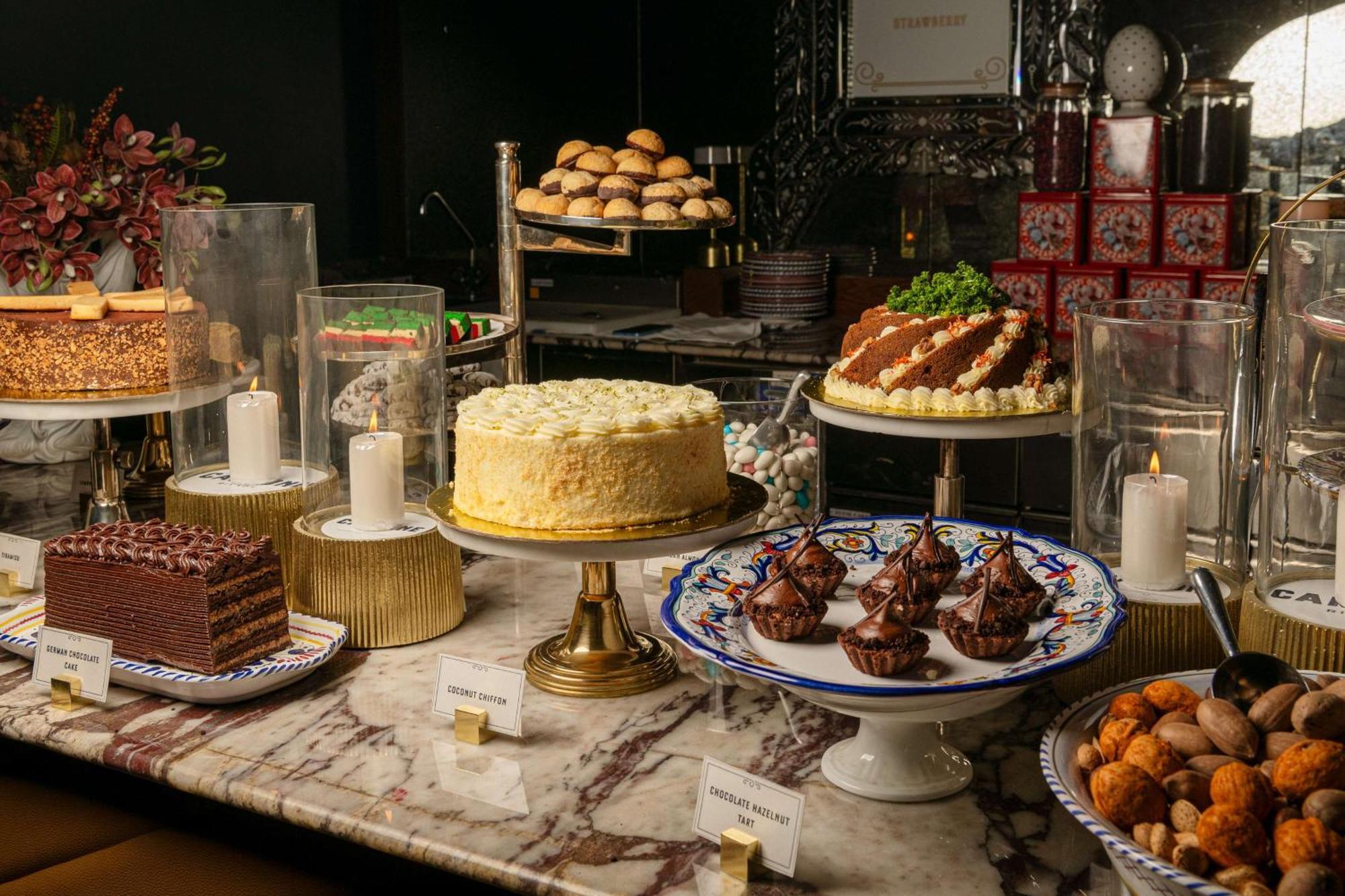 Mansard Riyadh, A Radisson Collection Hotel Екстериор снимка A dessert buffet
